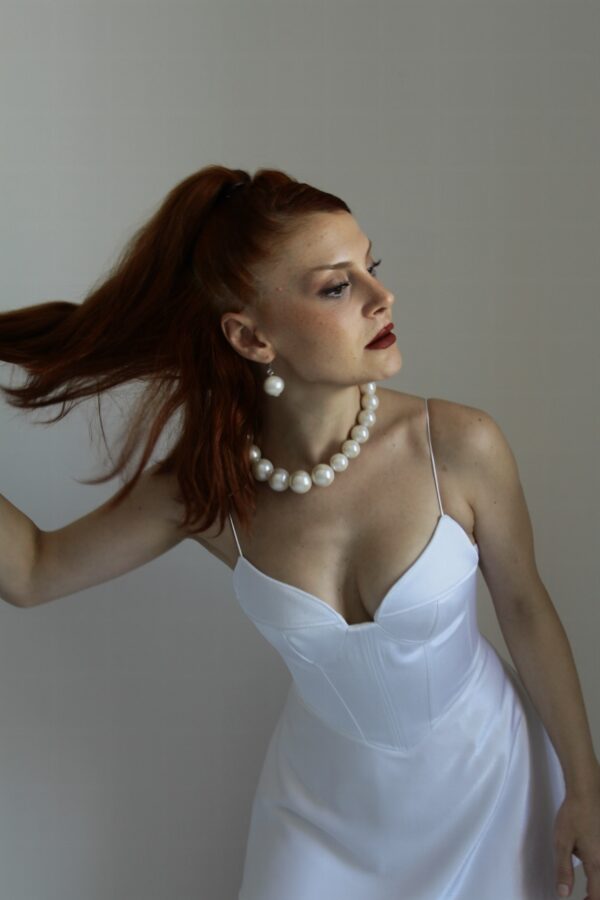 Heartbreaker Asymmetrical Pearl Set - Image 3